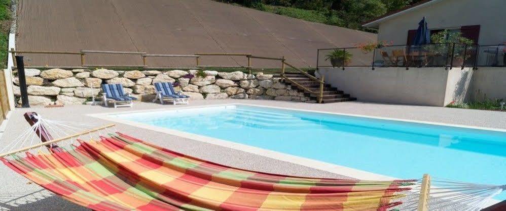 Le Mas de Servant Roulottes et chambres d'hôtes Auberives-en-Royans Exterior foto